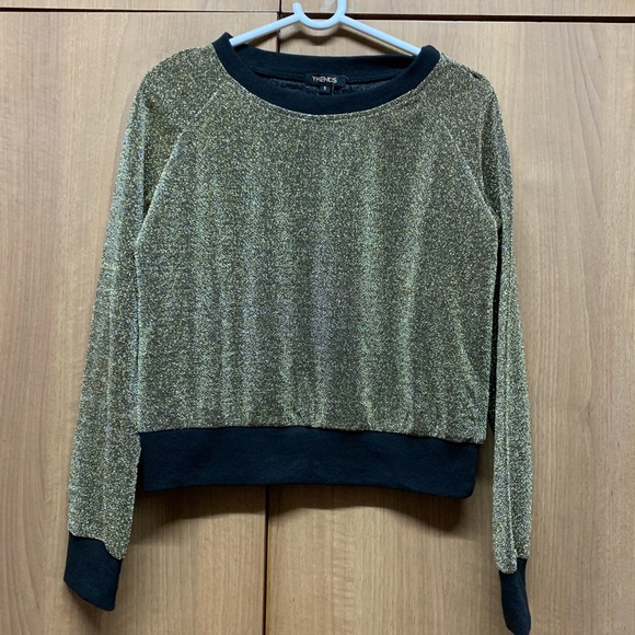 Full sleeve top
